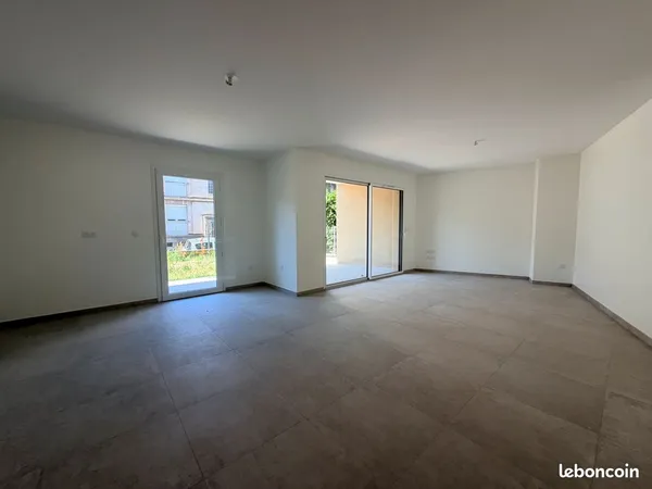 Appartement neuf de 77 m² en rez-de-jardin