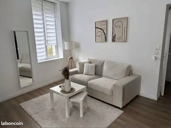 T2 meublé 33 m² refait à neuf avec parking