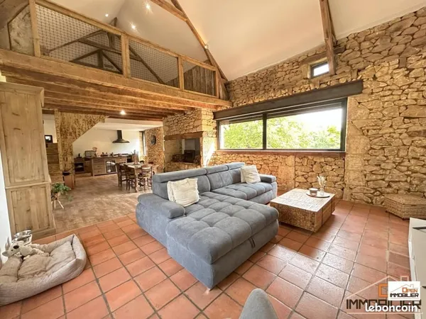 Maison 8 pièces 161 m²