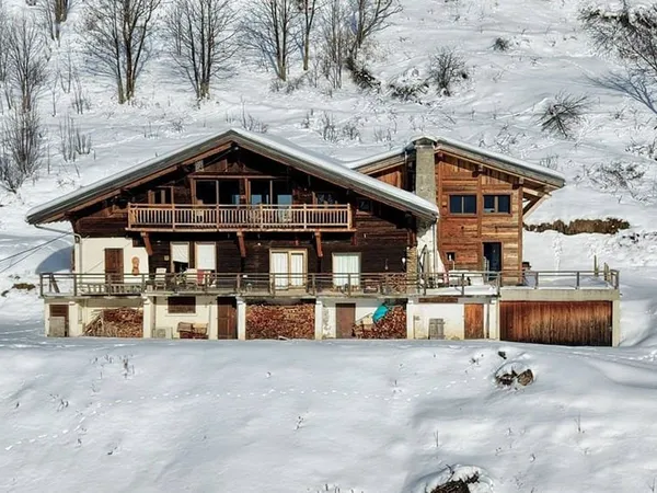 Chalet 12 pièces 313 m²