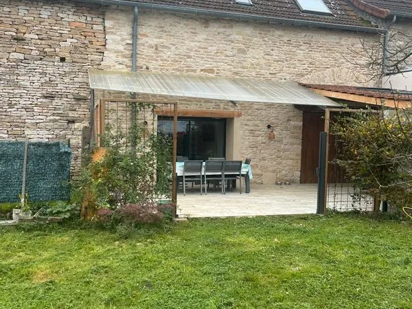 À LOUER - MAISON DE 150 m², 4 CHAMBRES, JARDIN DE 850 m² ET GARAGE