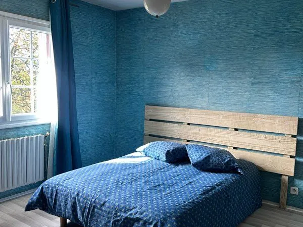 Chambre meublée avec salle de bain privative - 14 m² - 400 /mois charges comprises