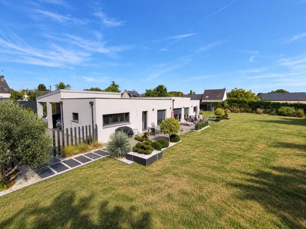 Maison contemporaine de plain-pied - 147 m² - Pipriac