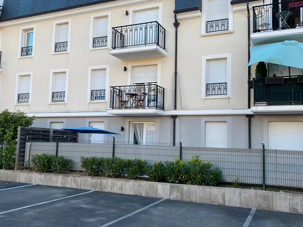 Location parking dans résidence sécurisée à 150 m gare RER E Emerainville Pontault-Combault