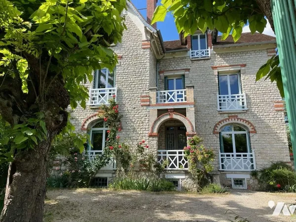 Maison 10 pièces 305 m²