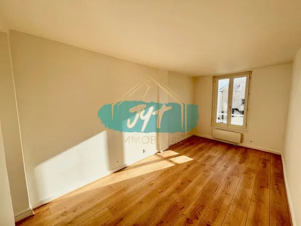 APPARTEMENT F1 À SARCELLES