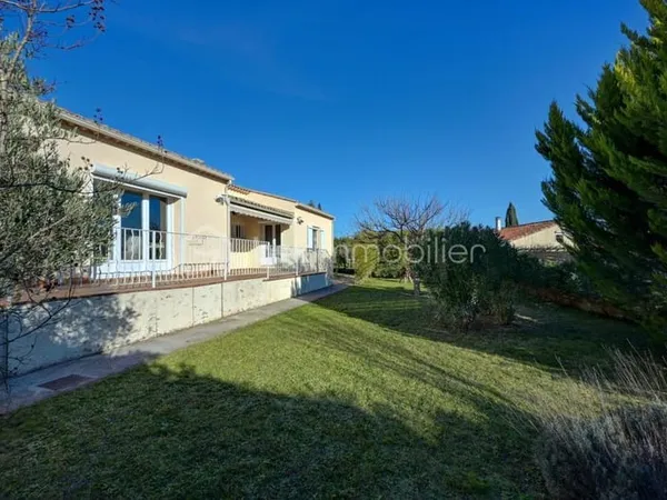 PERTUIS maison de plain pied 140 m², garage, jardin clos et arboré