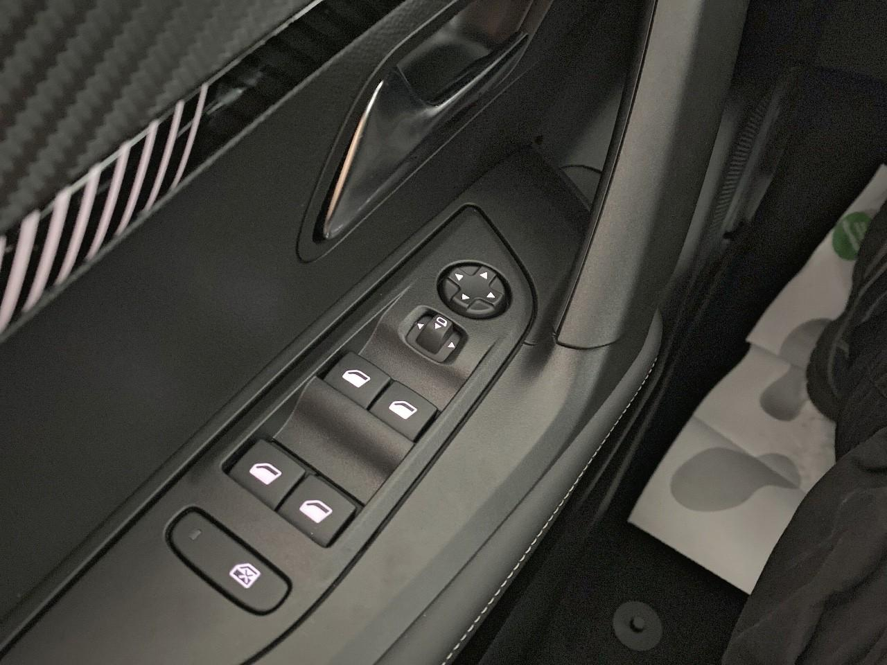 Peugeot 2008 hybrid 145 ch e-dcs6 allure — photo 20