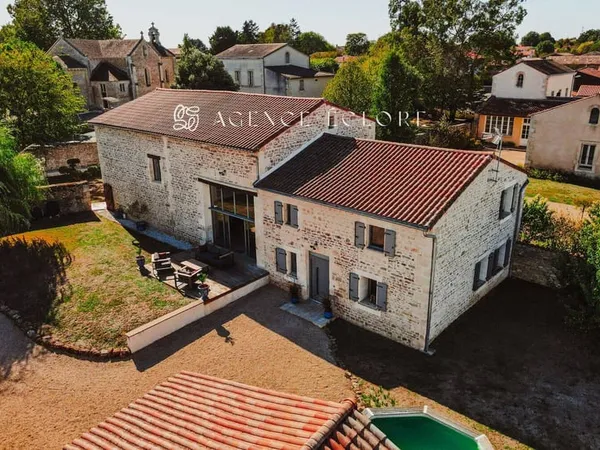 Maison 6 pièces 276 m²