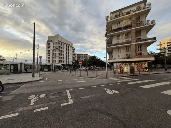 Local commercial 157 m²