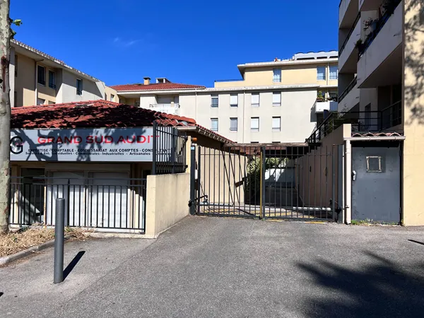 Parking/box