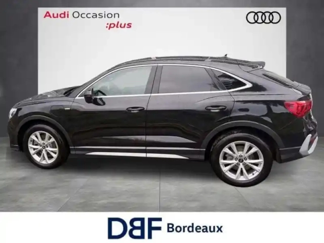 Audi Q3 45 tfsie 245 ch s tronic 6 s line — photo 2