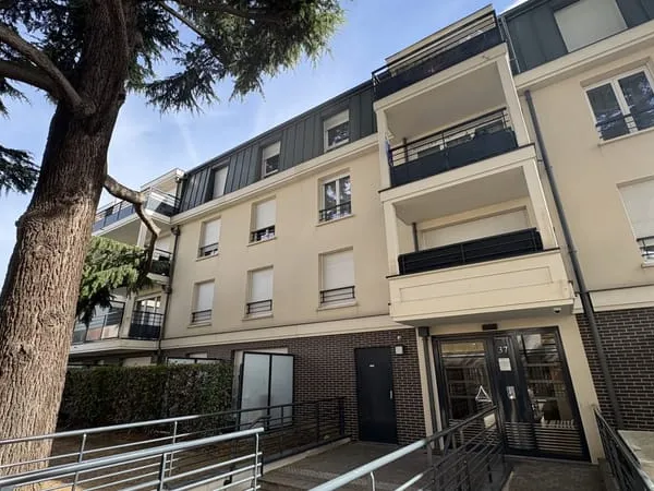F4 83 m2 avec terrasse et parking Tremblay-en-France Vert