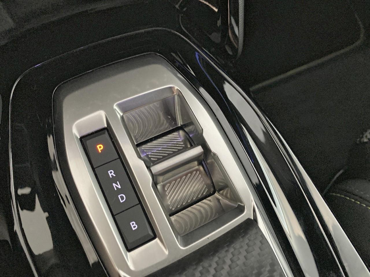Peugeot 2008 electrique 156 ch 54 kwh gt — photo 15