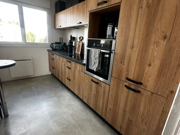 Appartement lumineux 95 m2 - 3 chambres - dernier étage - balcon