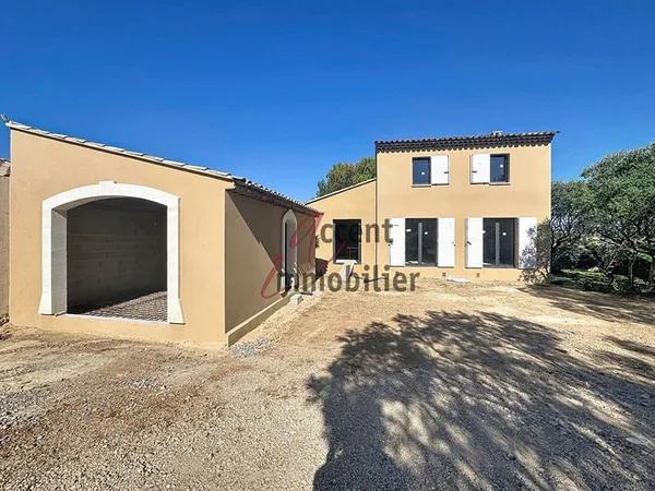 Eygalières, maison neuve 90m² avec garage sur 420m² de terrain