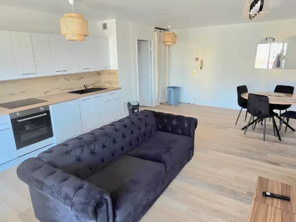 NICE - GRAND ARÉNAS - T2 RÉNOVÉ 49 m² AVEC TERRASSE