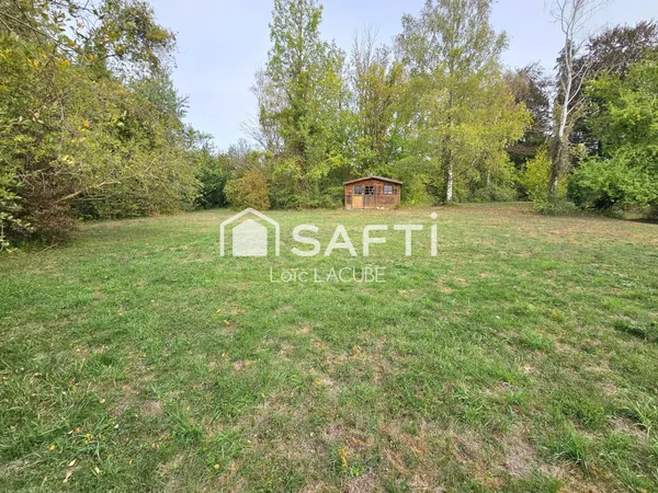 Très beau terrain constructible 1676m² libre de constructeur