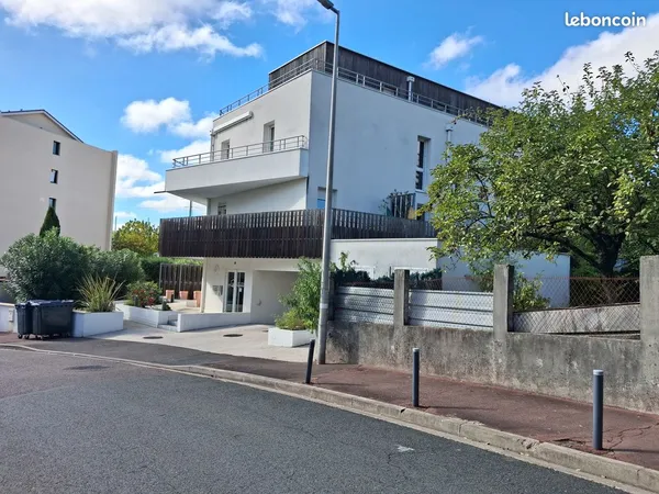 APPARTEMENT T2 MERIGNAC ARLAC - deux places de parking, terrasse