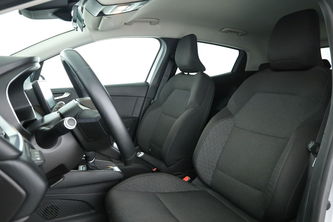 Renault Clio 1.6 E-Tech Business — photo 9