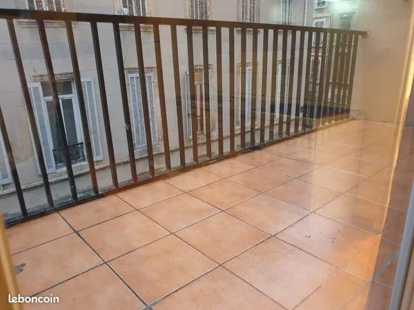 Studio terrasse dernier etage reformes