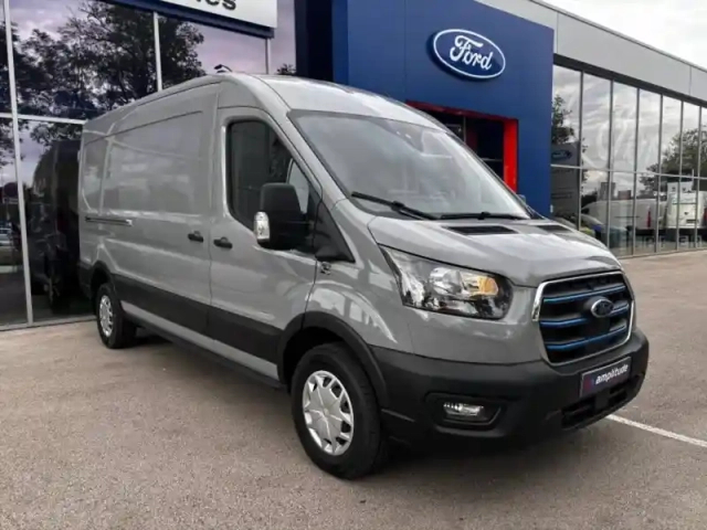Ford Transit 2t fg pe 350 l3h2 135 kw batterie 75/68 kwh trend business — photo 3