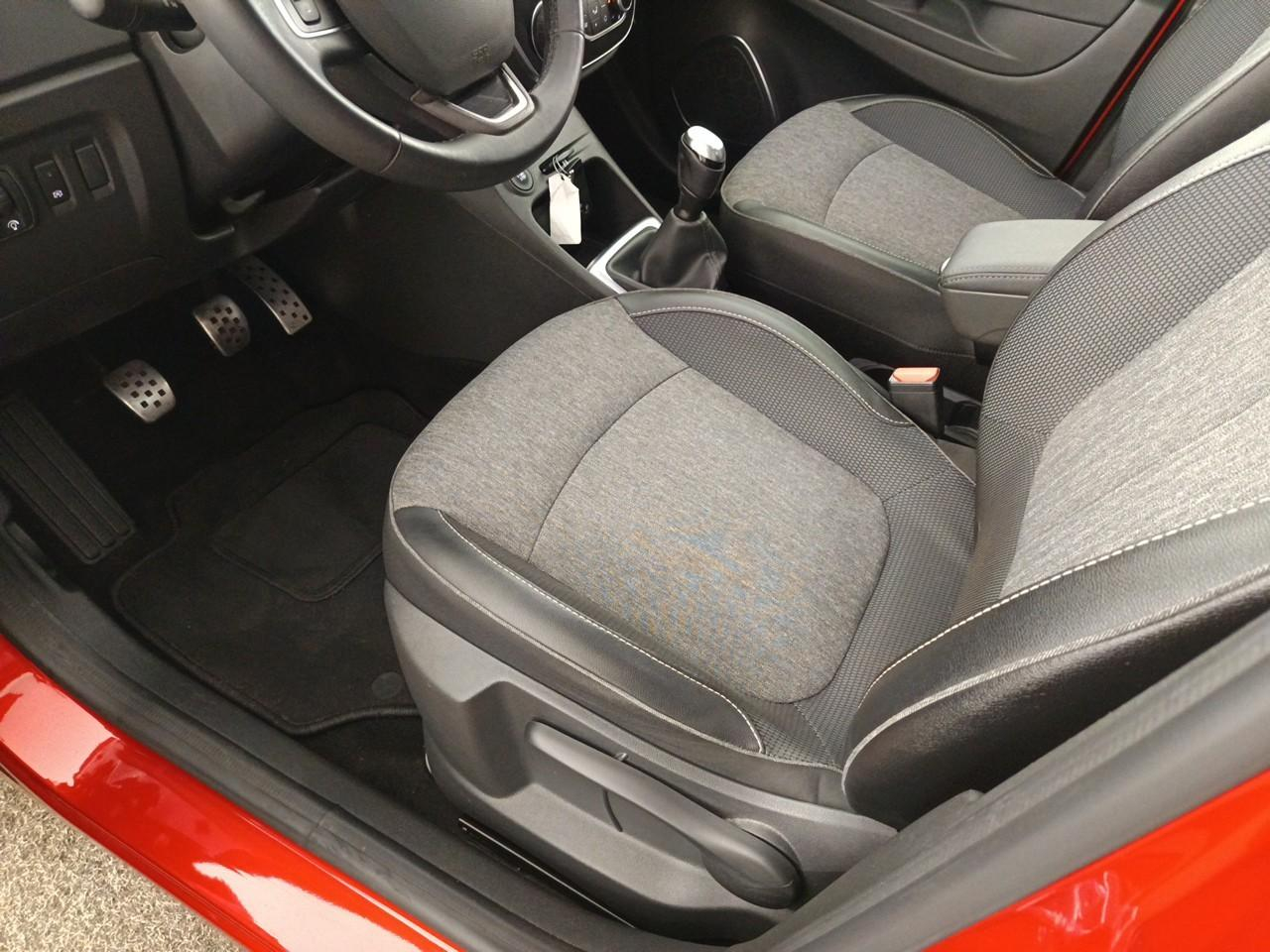 Renault Captur tce 90 intens — photo 21