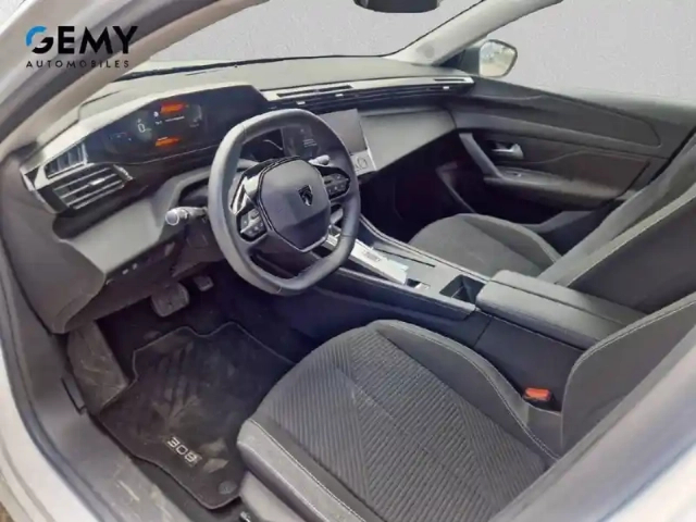 Peugeot 308 phev 180 e-eat8 — photo 9