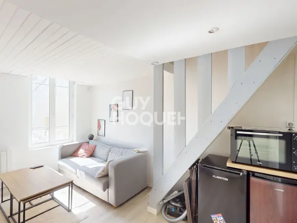 F2 meublé en duplex - 37 m² au sol , Calme , À 2 min de la gare