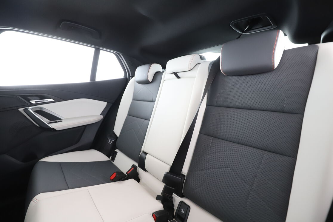BMW iX2 eDrive20 M Sport BVA — photo 13