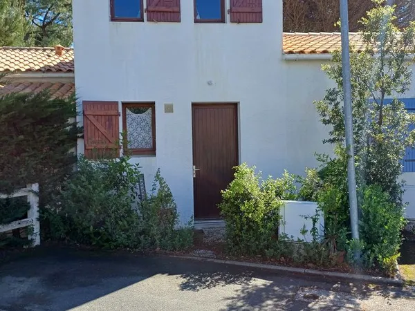 Petite maison dans résidence au calme