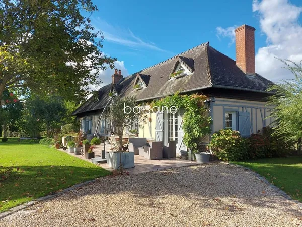 NORMANDE PROCHE GRAND BOURGTHEROUPDE