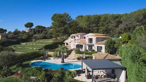 Maison 350 m²