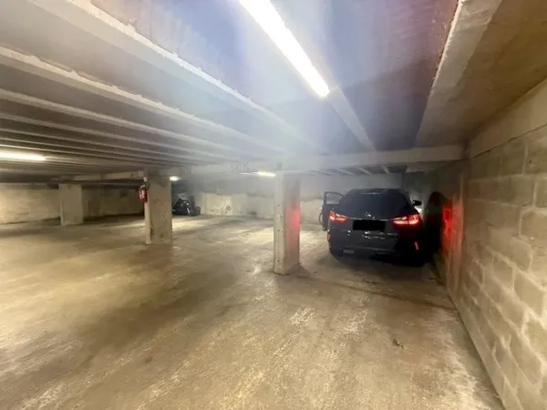 Place de parking sécurisée - Montparnasse - 113€ CC