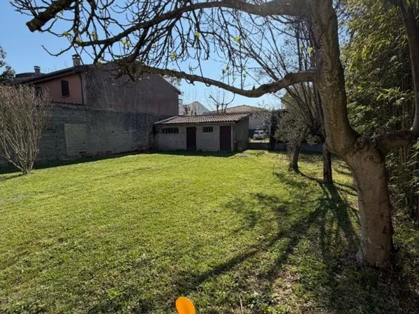 Terrain 322 m²
