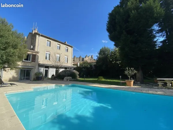 Maison 18 pièces 445 m²