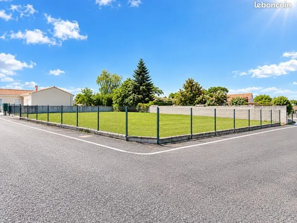 TERRAIN CONSTRUCTIBLE 603 m² - VIABILISÉ - PERMIS DE CONSTRUIRE PURGÉ
