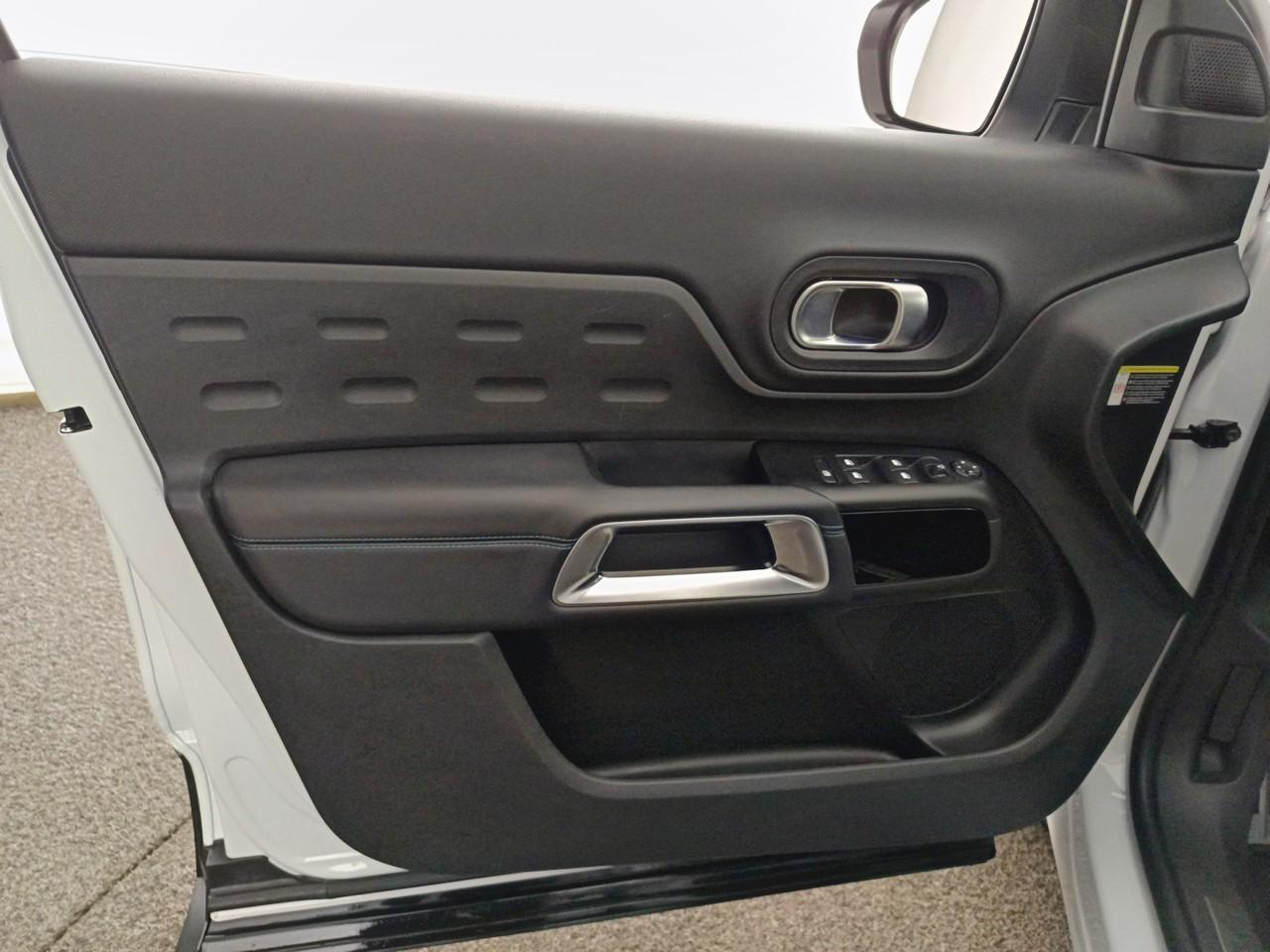 Citroën C5 Aircross hybride rechargeable 225 e-eat8 shine — photo 19