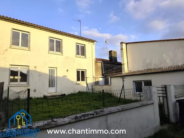 5 Kms de CHANTONNAY maison à rénover