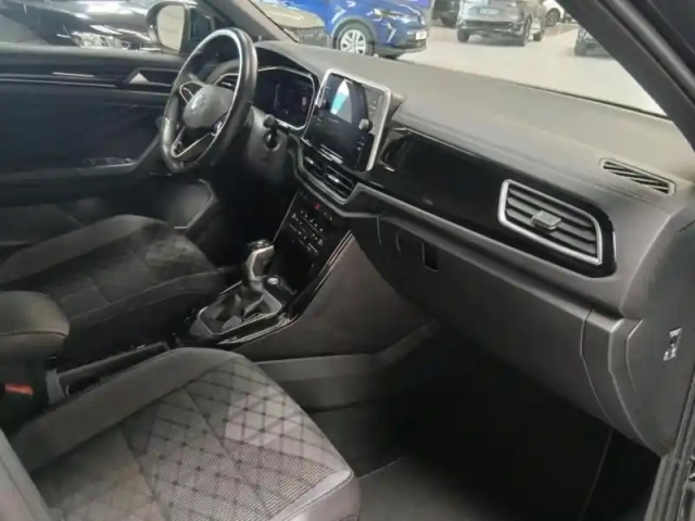 Volkswagen T-Roc 2.0 tdi 150ch r-line dsg7 — photo 12