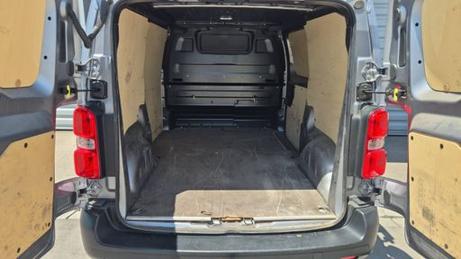 Peugeot Expert VU 2.0 HDi 145 EAT8 - Premium Standard – 2023 – 98000 km – Diesel – Boîte Automatique — photo 28