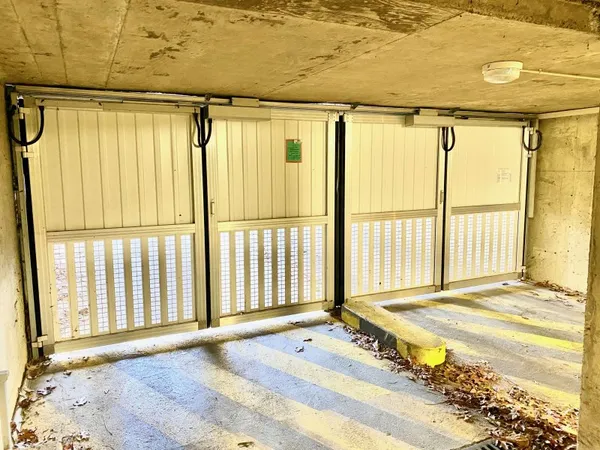Rennes (campus de Beaulieu) - Box de stockage / garage sécurisé