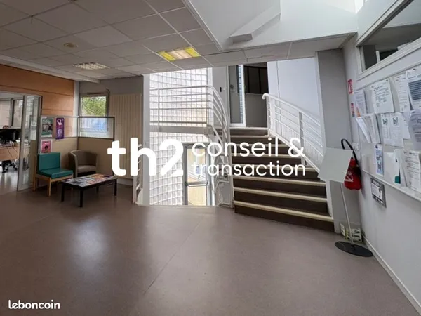 Bureaux 1150 m² Saint-Lô