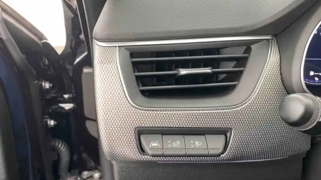Renault Arkana mild hybrid 140 edc fap - 22 — photo 25