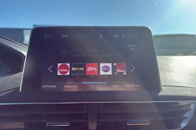 Peugeot 3008 hybrid4 300 e-eat8 — photo 48