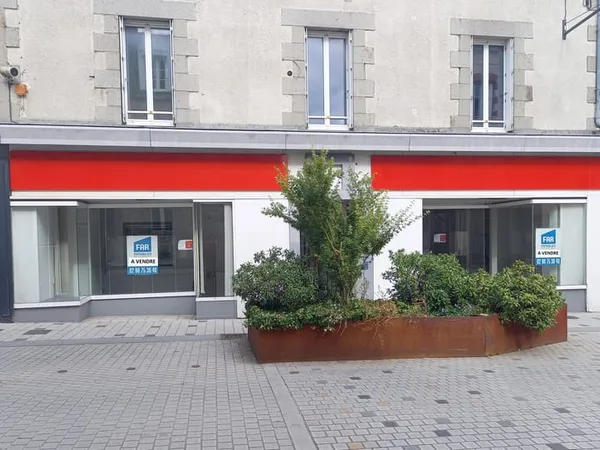 Local commercial Fougères 166 m2