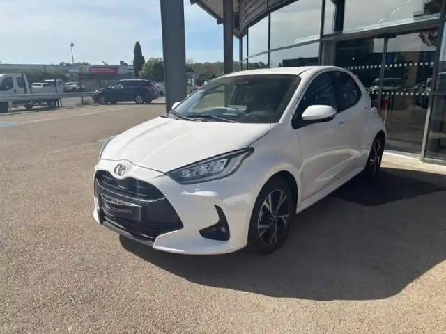 Toyota Yaris 116h design 5p mc24