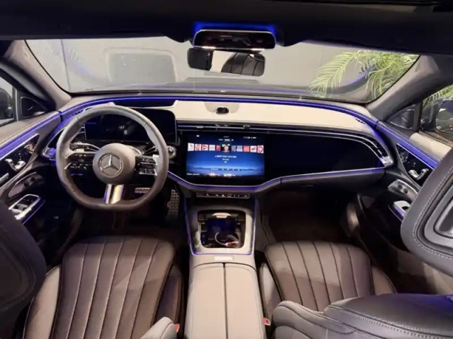 Mercedes Classe E berline 200 d amg line am — photo 8