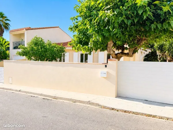 Maison Canet village