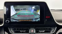 Toyota C-Hr 122h Distinctive 2WD E-CVT MY22 — photo 29